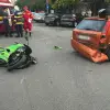 Foto Accident în Slatina. O tânără, aflată pe o motocicletă, a fost lovită de o maşină