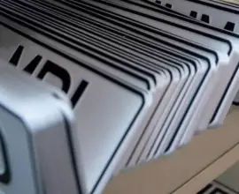 Foto Plăcuţele de înmatriculare vor fi trimise direct acasă. Şoferii trebuie să plătească un comision pentru livrare