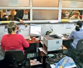 Foto Bolojan vrea să dea afară aproape 200 de bugetari din judeţul Olt. Lista primăriilor care ar trebui să facă disponibilizări