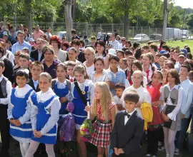 Foto Mai multe școli din Slatina renunță la festivitatea de deschidere, în semn de protest față de măsurile din educație