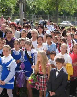 Foto Mai multe școli din Slatina renunță la festivitatea de deschidere, în semn de protest față de măsurile din educație