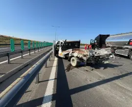 Foto Trei muncitori uciși pe loc de o cisternă când făceau marcaje pe A1