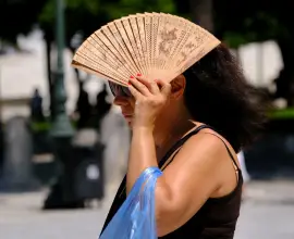 Foto Valul de căldură şi disconfortul termic continuă şi miercuri. Temperaturi de până la 37 de grade