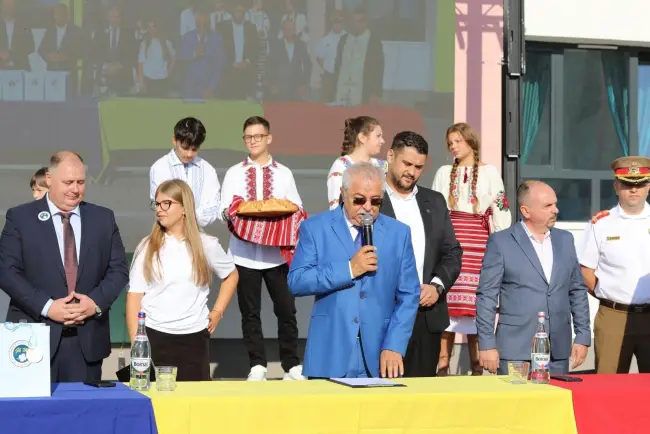 Foto O școală modernă pentru Caracal: elevii de la „Gheorghe Magheru” au început anul într-o clădire nouă, finanțată prin PNRR (FOTO)