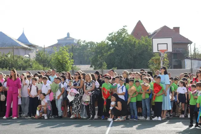 Foto O școală modernă pentru Caracal: elevii de la „Gheorghe Magheru” au început anul într-o clădire nouă, finanțată prin PNRR (FOTO)