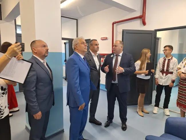 Foto O școală modernă pentru Caracal: elevii de la „Gheorghe Magheru” au început anul într-o clădire nouă, finanțată prin PNRR (FOTO)