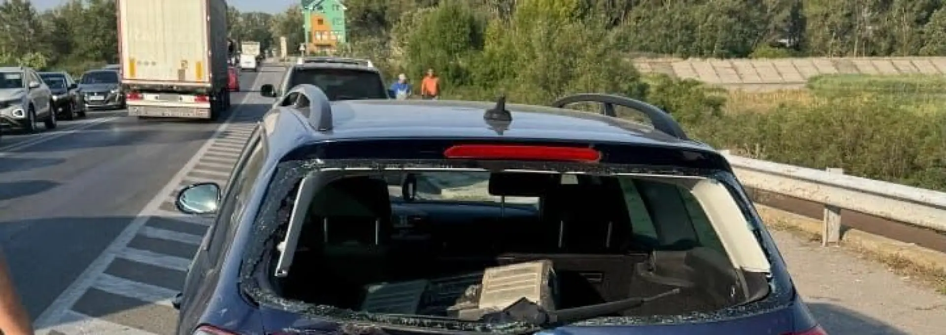 Foto Trei autoturisme implicate într-un accident la Slatina, în zona Podului Olt