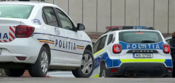 Foto Fată de 13 ani, violată de un bărbat de 71 de ani. Bunica şi mama copilei ştiau şi primeau bani
