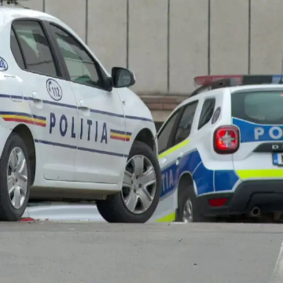 Foto Fată de 13 ani, violată de un bărbat de 71 de ani. Bunica şi mama copilei ştiau şi primeau bani