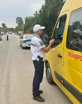 Foto FOTO. Microbuzele elevilor au fost verificate în trafic
