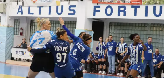Foto CSM Slatina se impune la trei goluri diferenţă în meciul cu SCM Craiova