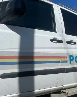 Foto Scandal într-un bar din Balş. Doi tineri au fost reţinuţi de Poliţie