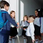 Foto Mai bine pentru copiii noștri: medicii de la Spitalul Slatina arată cum prevenim postura greșită și cât de greu trebuie să fie ghiozdanul