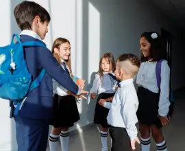 Foto Mai bine pentru copiii noștri: medicii de la Spitalul Slatina arată cum prevenim postura greșită și cât de greu trebuie să fie ghiozdanul