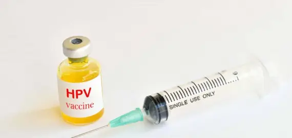 Foto A crescut vârsta până la care tinerii se pot vaccina gratuit împotriva infecției cu HPV