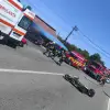 Imagine Impact între un autoturism şi o motocicletă, pe DN 65, la Jitaru