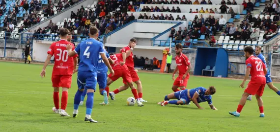 Foto CSM Slatina câştigă meciul de pe teren propriu cu CS Dinamo Bucureşti
