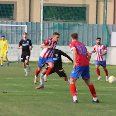 Foto Oltul Curtişoara, învinsă de Universitatea Craiova II. Luis Paradela, titular pe Stadionul „Tineretului”