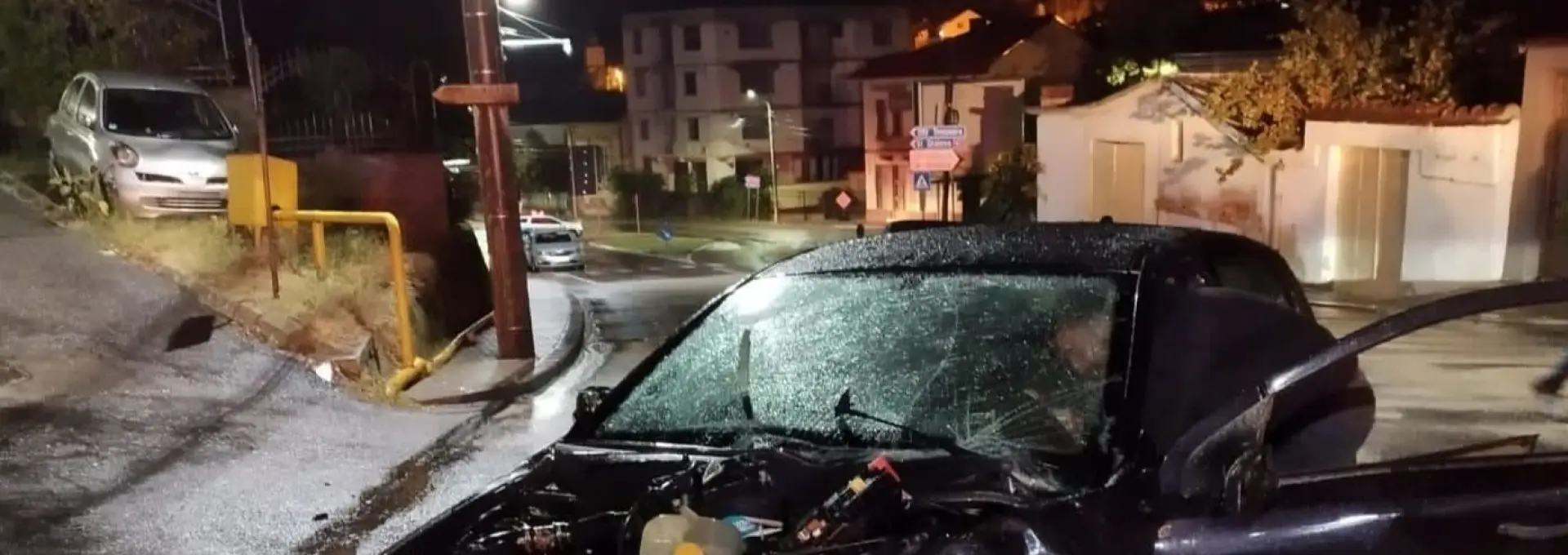 Foto Accident la Slatina: Doi răniți după ce un șofer băut și cu permisul suspendat a fugit de la locul faptei