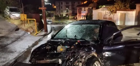 Foto Accident la Slatina: Doi răniți după ce un șofer băut și cu permisul suspendat a fugit de la locul faptei