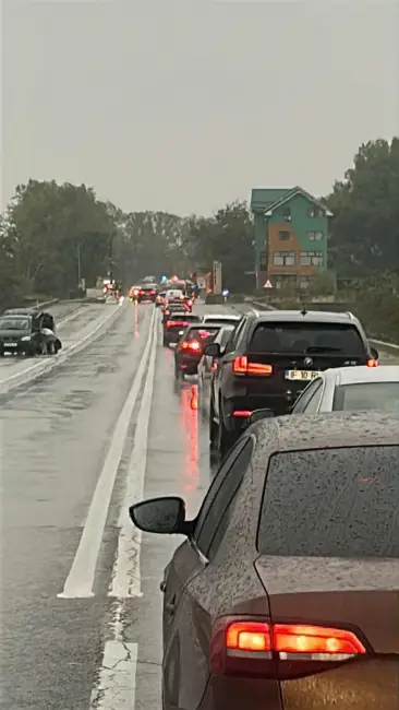 Foto Accident cu două autoturisme implicate, la ieşirea din Slatina, după Podul Olt
