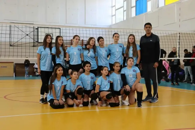 Foto Două echipe din Slatina, la startul Campionatului de Minivolei U13
