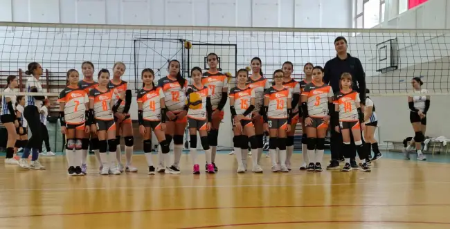 Foto Două echipe din Slatina, la startul Campionatului de Minivolei U13
