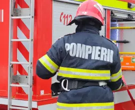 Foto Cod portocaliu de ploi în Olt: pompierii au intervenit în Slatina și Caracal pentru inundații și arbori doborâți