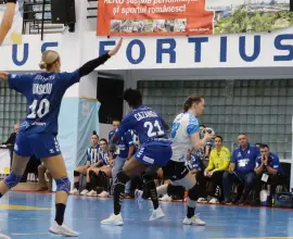 Foto CSM Slatina, duel pe teren propriu cu CSM Galaţi. Spectatorii vor putea face donaţii pentru Ştefania Petcan