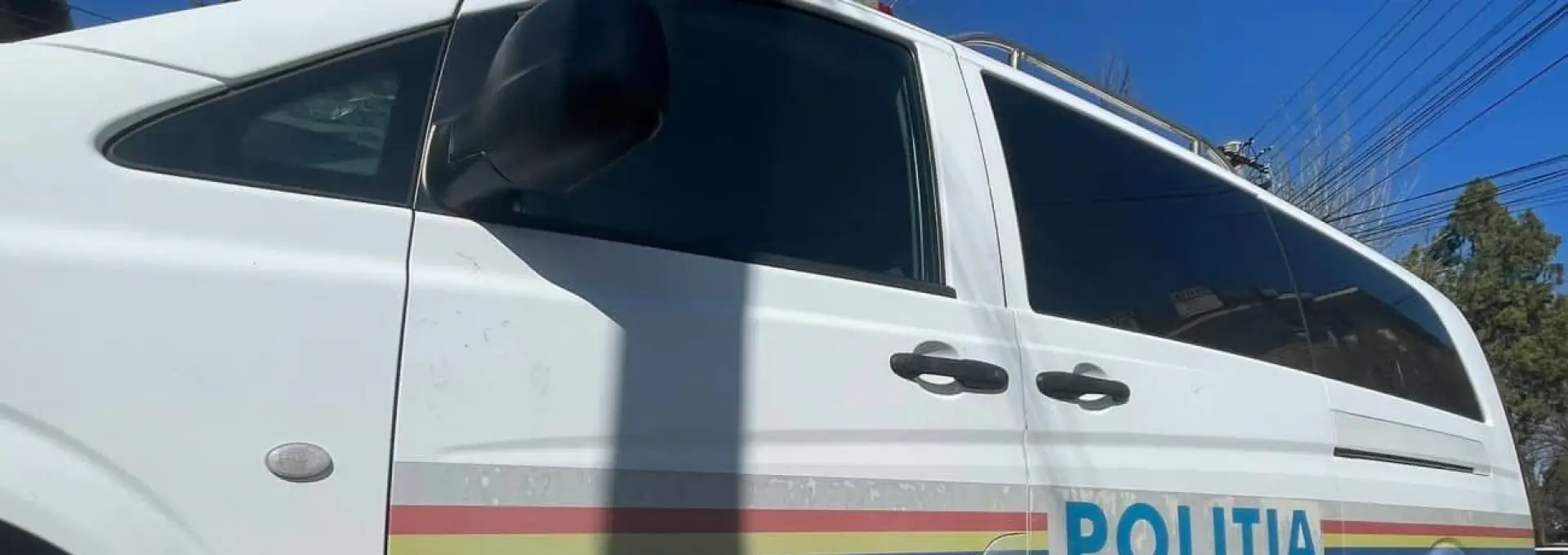 Foto Trei cetățeni italieni, reţinuţi pentru furt, înșelăciune și fals în acte oficiale. Autoturism furat în Craiova, găsit în Slatina 