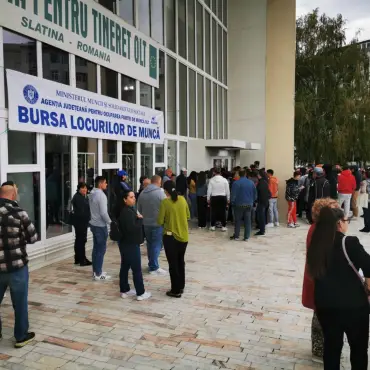Foto Bursa Locurilor de Muncă pentru Absolvenţi: peste 600 de locuri vacante