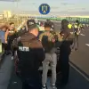 Foto VIDEO. Doi tineri care au tâlhărit un bărbat în Slatina au fost prinşi în trafic, pe DEx 12