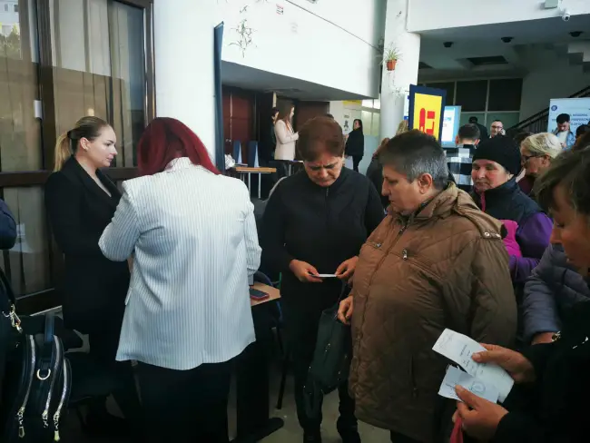 Foto FOTO. Beneficiarii de ajutor social, cei mai numeroși participanți la Bursa Locurilor de Muncă pentru Absolvenți
