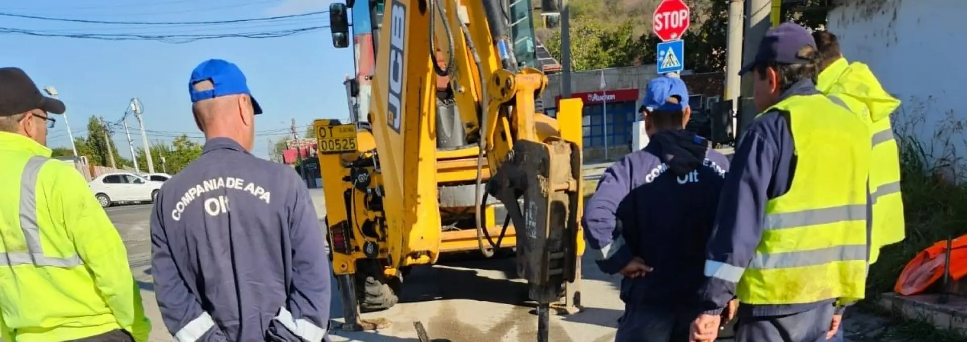 Foto Centrul Slatinei, blocat de Compania de Apă