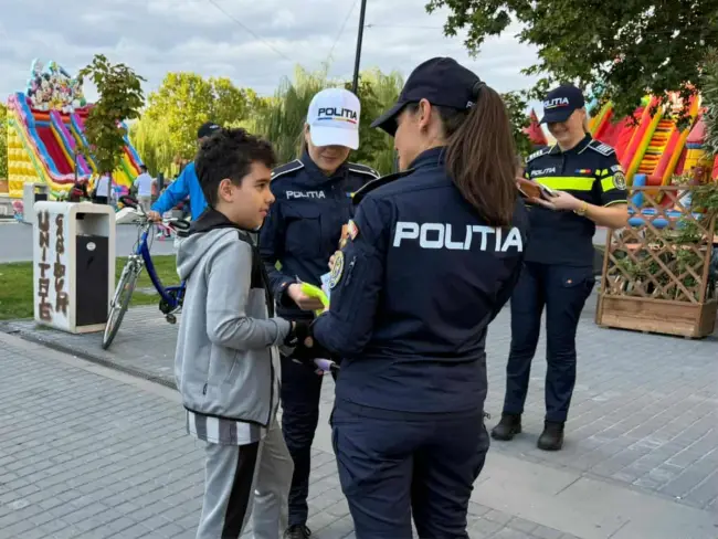 Foto Polițiștii olteni, acțiuni preventive la Corabia și Slatina pentru siguranța cetățenilor