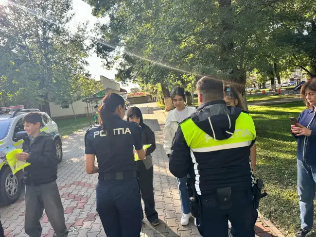 Foto Polițiștii olteni, acțiuni preventive la Corabia și Slatina pentru siguranța cetățenilor