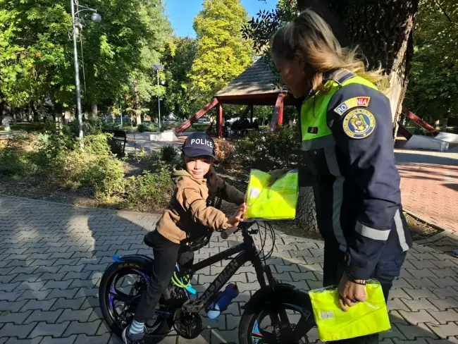 Foto Polițiștii olteni, acțiuni preventive la Corabia și Slatina pentru siguranța cetățenilor