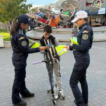 Foto Polițiștii olteni, acțiuni preventive la Corabia și Slatina pentru siguranța cetățenilor