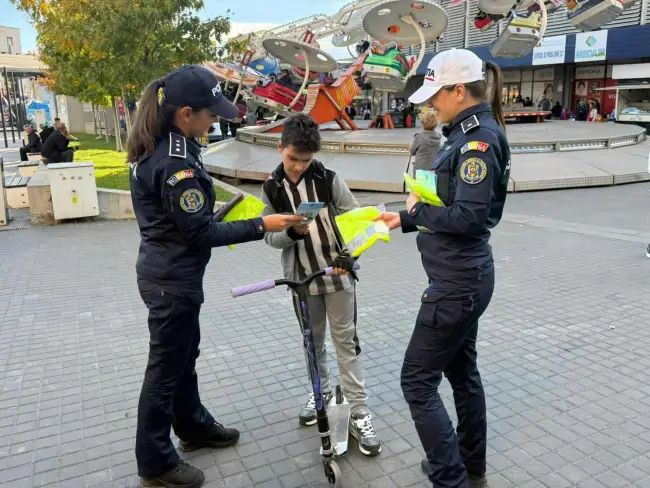 Foto Polițiștii olteni, acțiuni preventive la Corabia și Slatina pentru siguranța cetățenilor