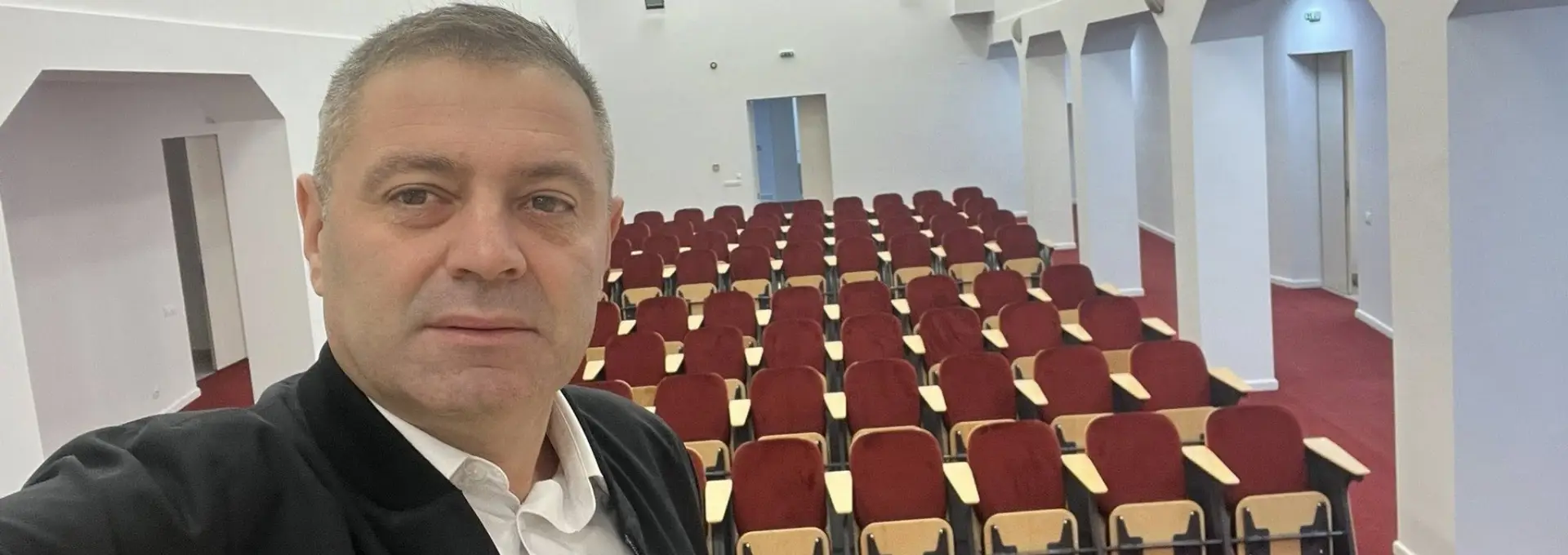Foto Casa de Cultură din Scornicești redeschisă după modernizare. Primarul Daniel Tudor: „Revenim la viață și redăm orașului inima sa culturală”