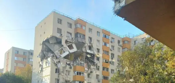 Foto Explozie puternică în Capitală. Apartamente distruse complet, mai mulţi răniţi şi cel puţin două persoane decedate