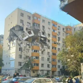 Foto Explozie puternică în Capitală. Apartamente distruse complet, mai mulţi răniţi şi cel puţin două persoane decedate