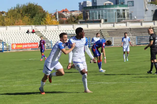Foto CSM Slatina se impune în meciul cu FC Bihor, deşi a evoluat în inferioritate numerică