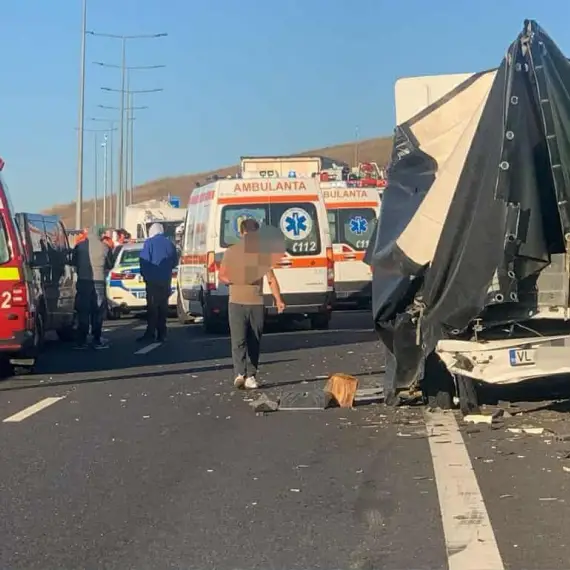 Foto Accident pe Drumul Expres, în zona oraşului Balş. Traficul este blocat