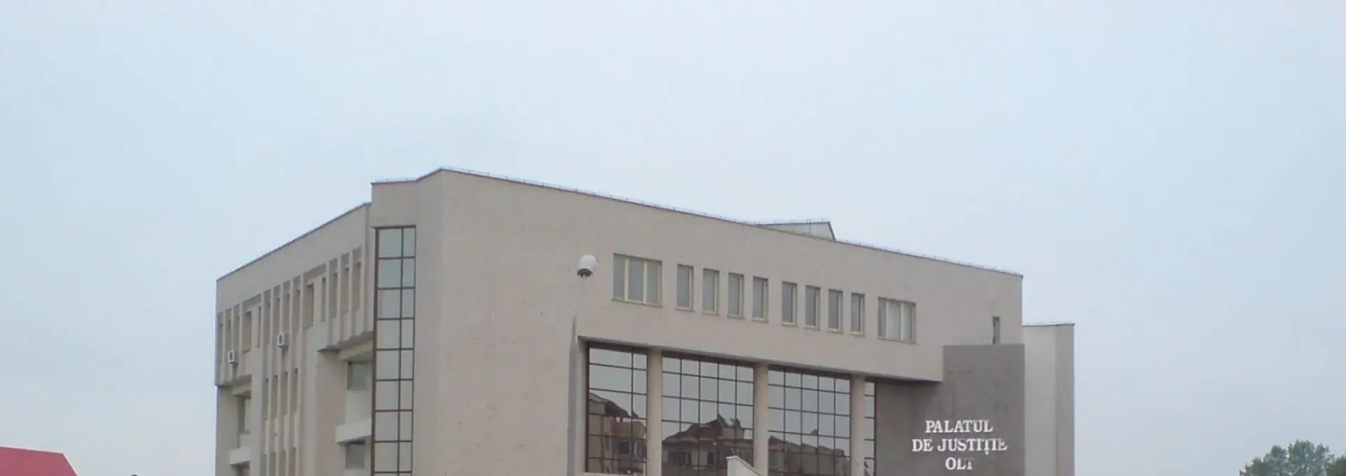 Foto Judecătorii de la Tribunalul Olt reiau activitatea după decizia CCR privind pensiile de serviciu