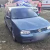 Foto Doi tineri din Bacău au fost găsiți morți într-o mașină, pe un câmp din Harghita. Fata era împuşcată în piept, iar tânărul în cap