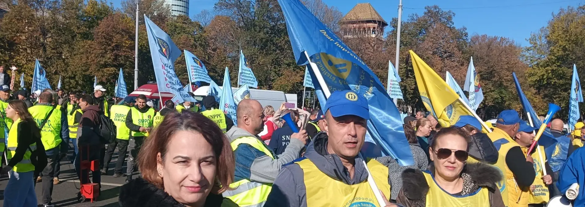Foto Sindicaliști din Olt, în stradă la București: „Nu mai acceptăm austeritatea și disprețul față de munca cinstită” (VIDEO)
