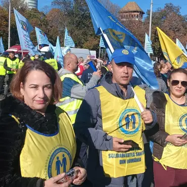 Foto Sindicaliști din Olt, în stradă la București: „Nu mai acceptăm austeritatea și disprețul față de munca cinstită” (VIDEO)
