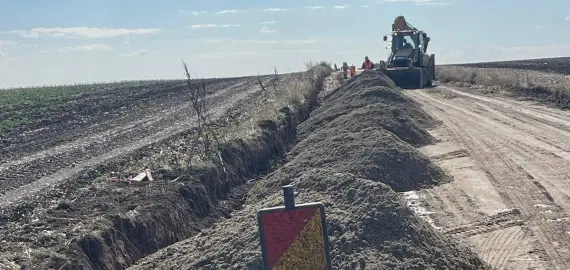 Foto Consiliul Județean Olt continuă investițiile în infrastructură, în ciuda blocajului de la Guvernul Bolojan. Lucrările la trei drumuri județene, finanțate din bugetul local