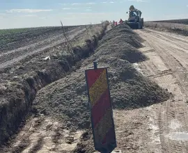 Foto Consiliul Județean Olt continuă investițiile în infrastructură, în ciuda blocajului de la Guvernul Bolojan. Lucrările la trei drumuri județene, finanțate din bugetul local